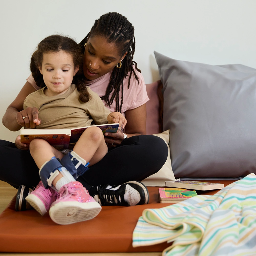Jumbo Reading Pillow - Image 4